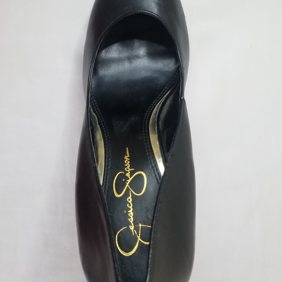 Heels - Picture 4 of 6